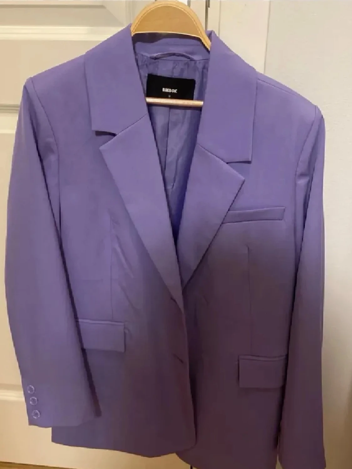 Lila kavaj från Bik Bok