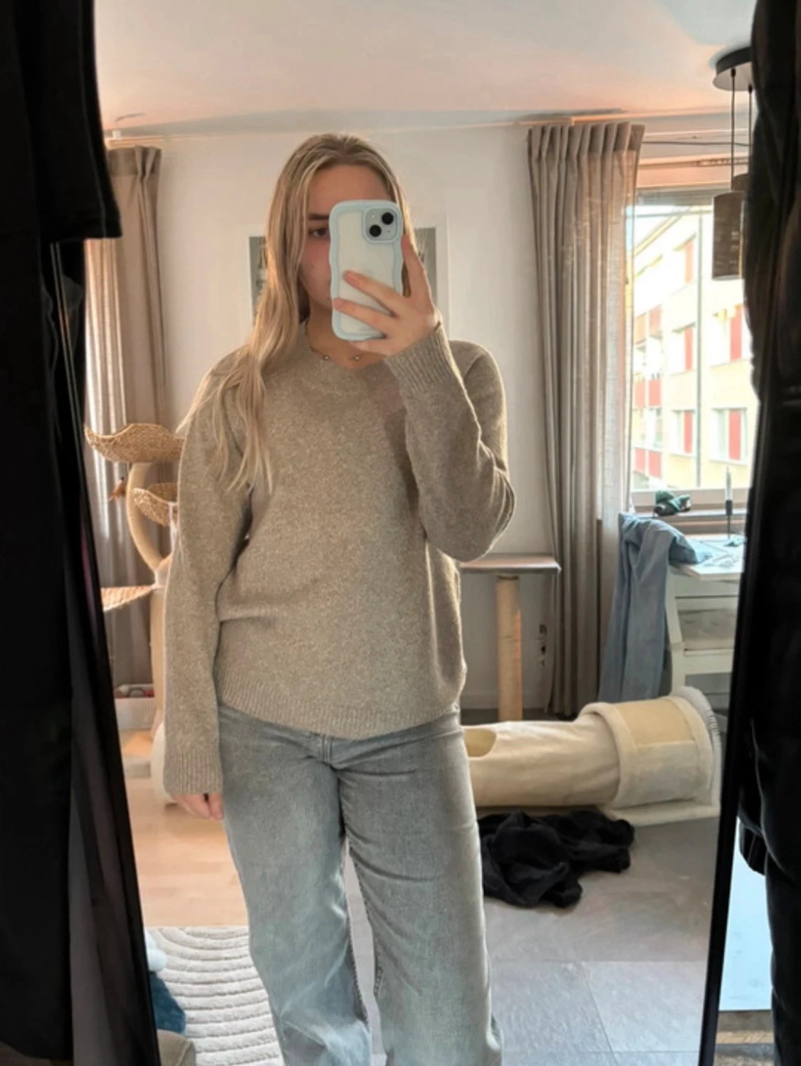 Beige stickad tröja från Vero Moda - 1