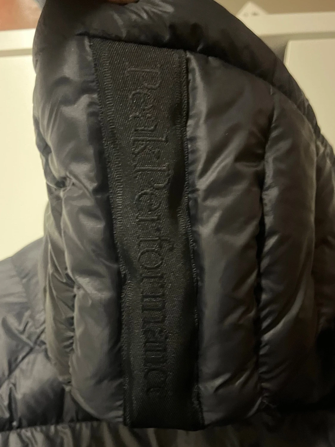 Svart Peak Performance dunjacka - 4