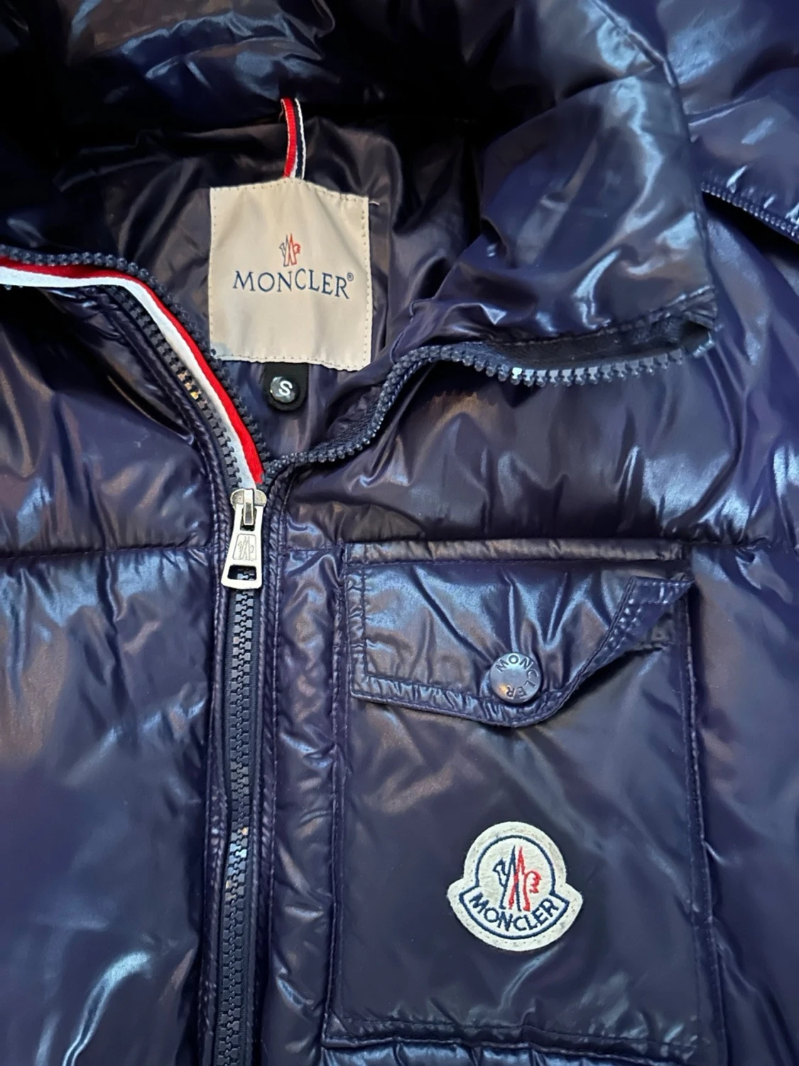 Mörkblå Moncler pufferjacka med huva - 1