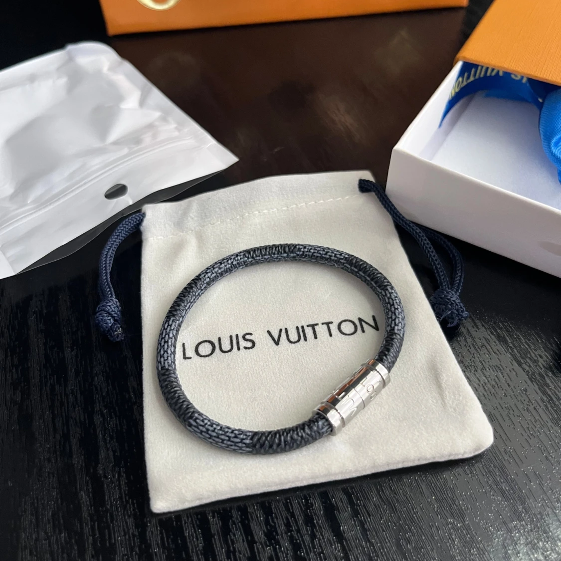 Lv armband - 1