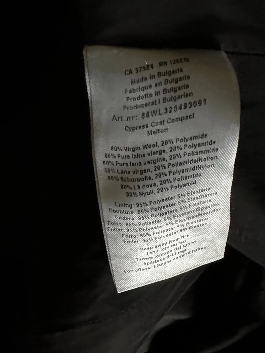 Svart kappa från J.Lindeberg - 3