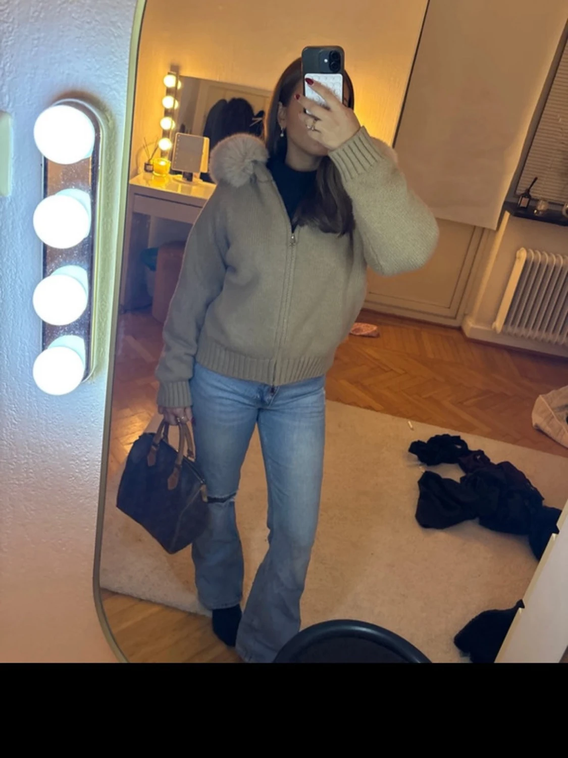 Beige stickad teddyjacka med päls