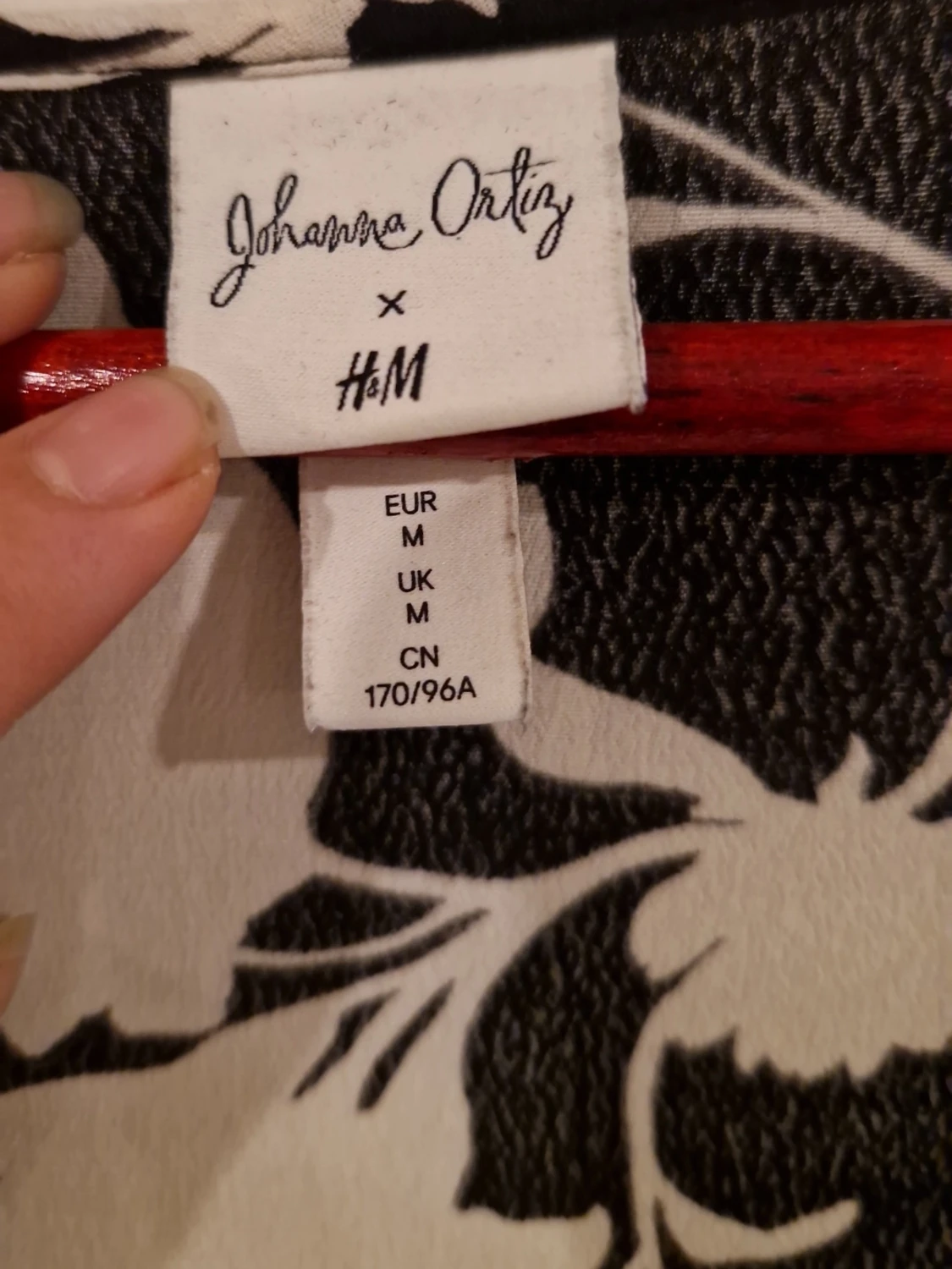 Svartvit omlottklänning Johanna Ortiz x H&M - 2