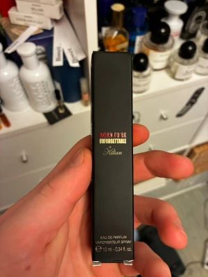 Kilian Born To Be Unforgettable  - Born to be unforgettable Eau de Parfum från Kilian, 10 ml. Travel size. Oanvänd. 