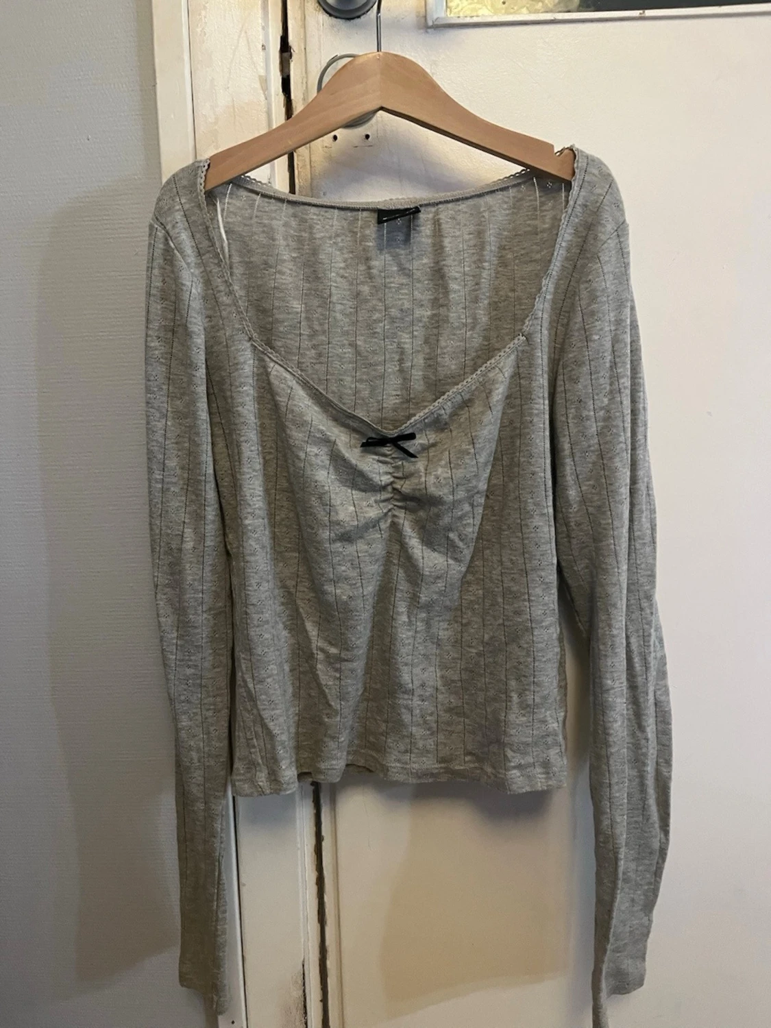 Grå ribbad långärmad topp Gina tricot