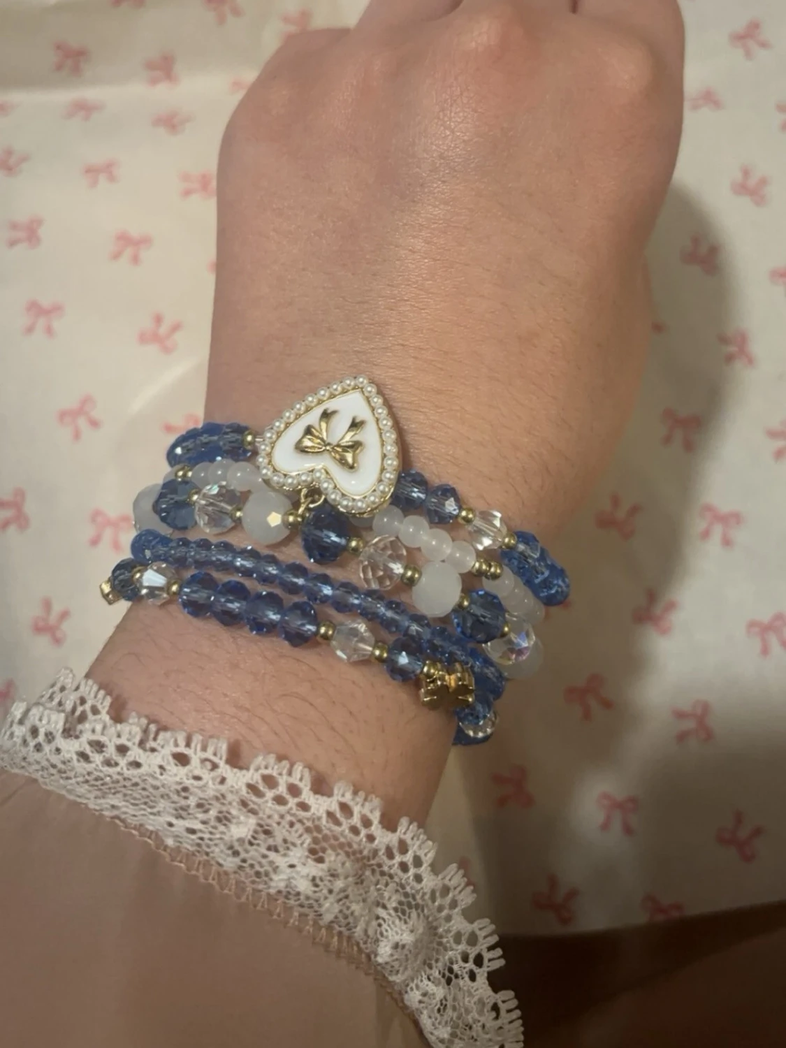Blå och vit pärlarmband med hjärthänge - 2