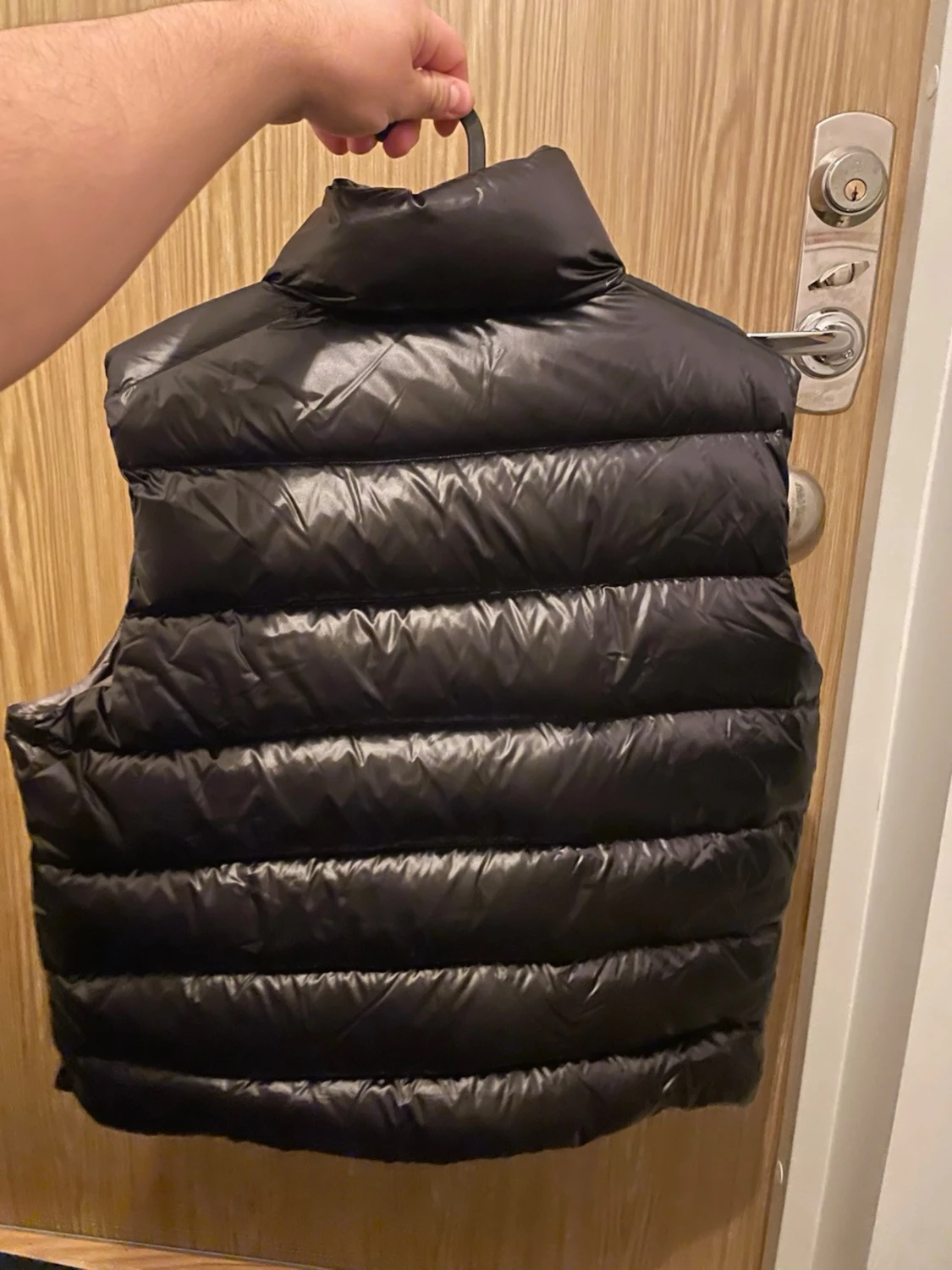 Svart dunväst från Moncler - 1