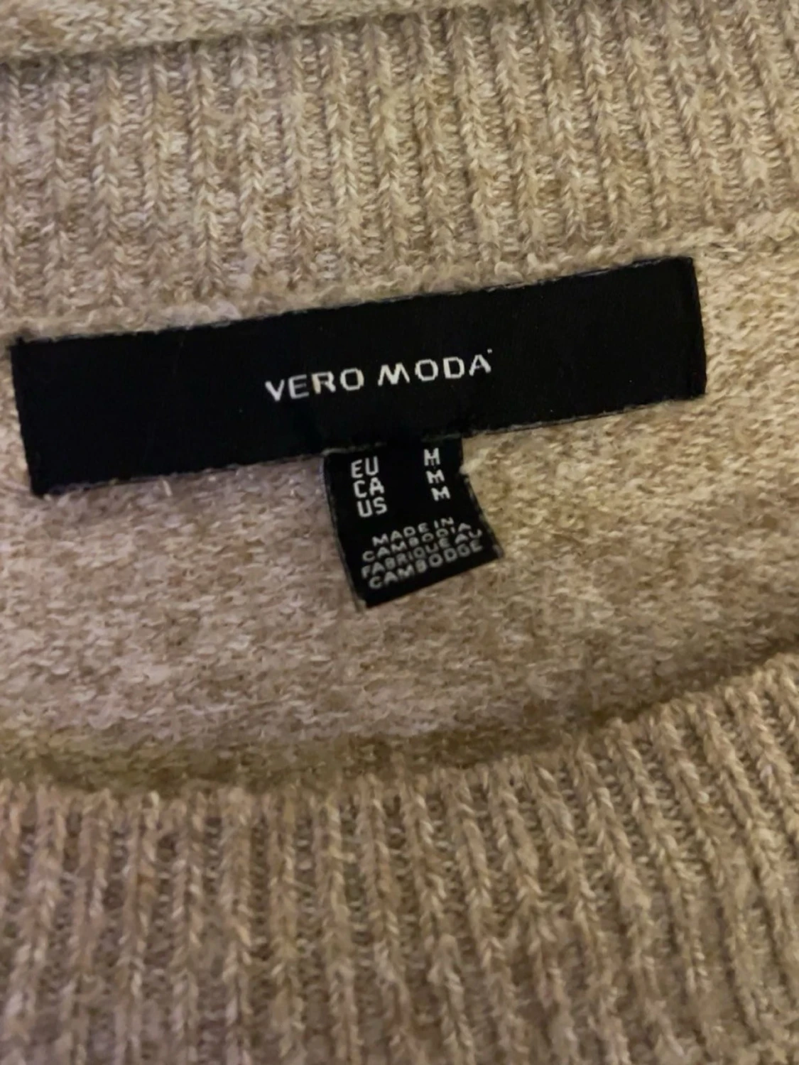 Beige stickad tröja från Vero Moda - 2