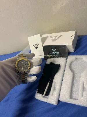 Klocka - Den perfekta vardagsklockan, passar till allt och är allmänt stilig!