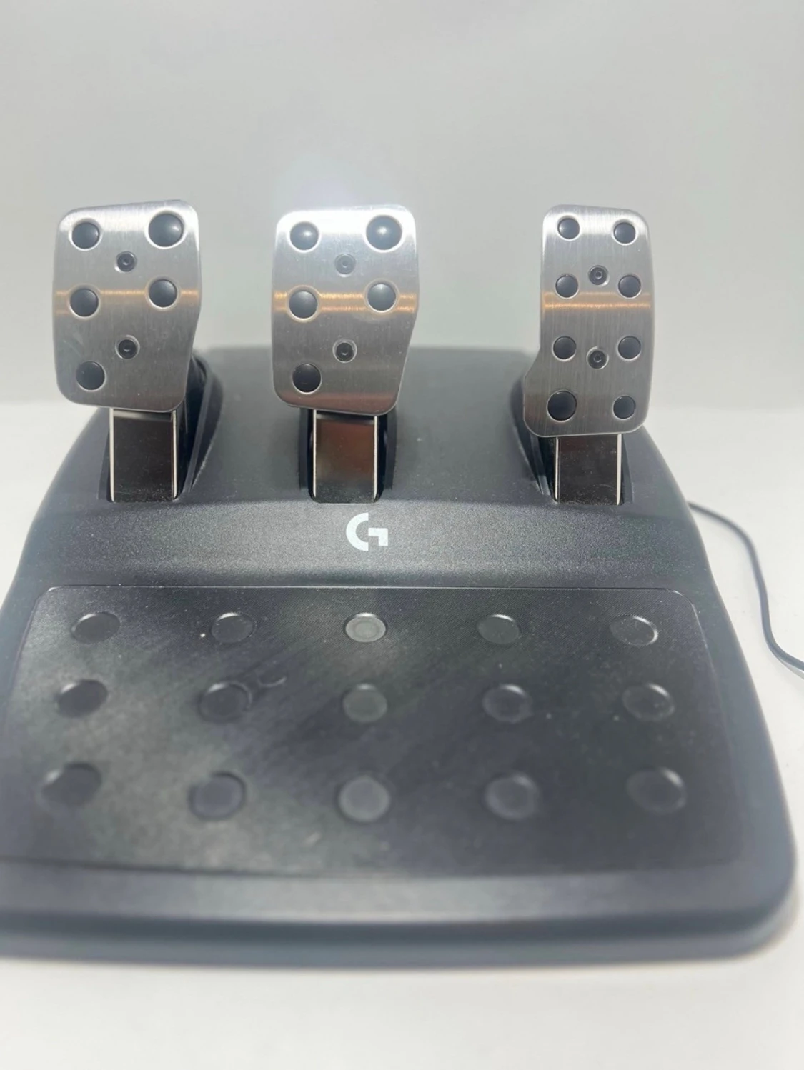 Logitech G923 Racing Wheel and Pedals - 4