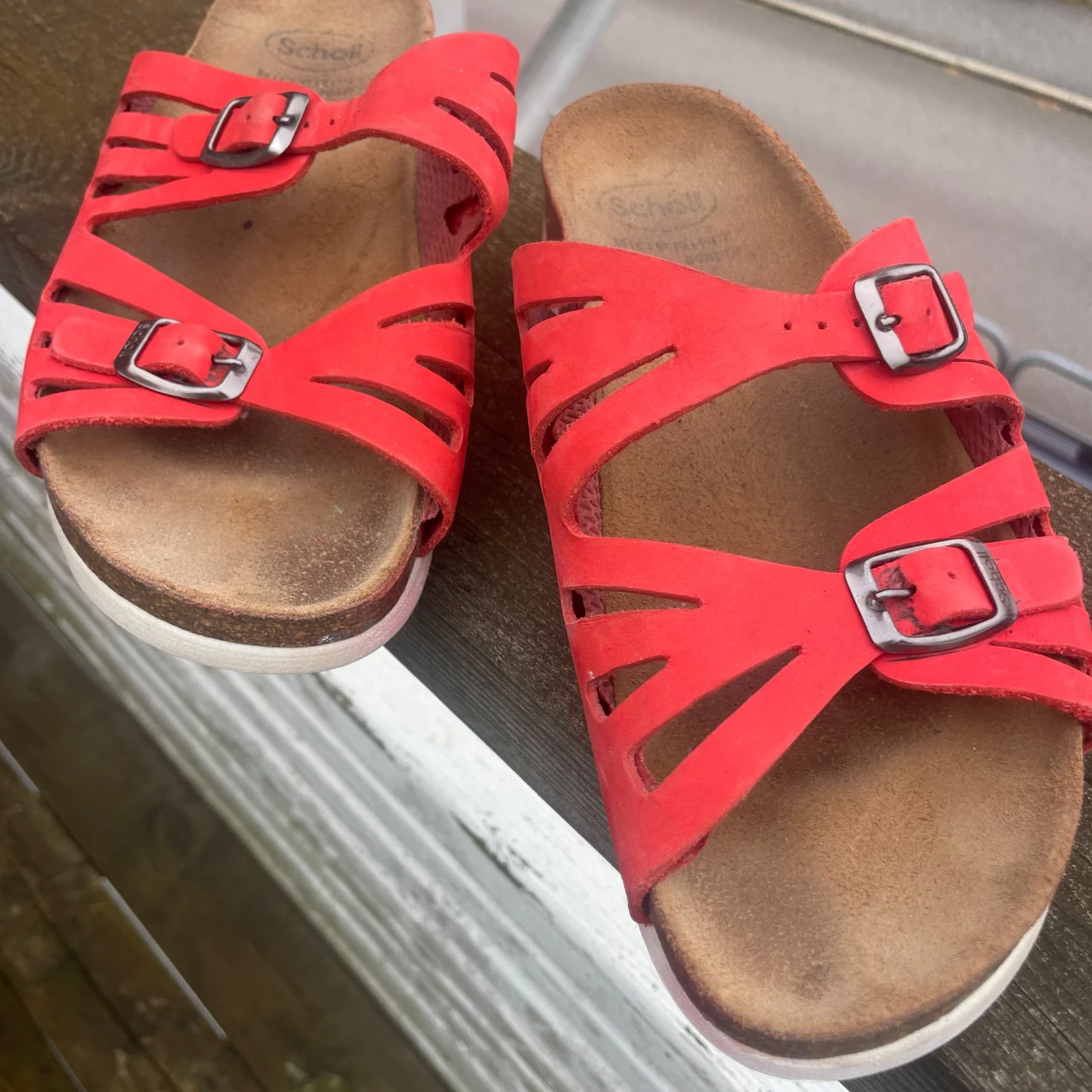 Röda sandaler från Scholl, strl 38