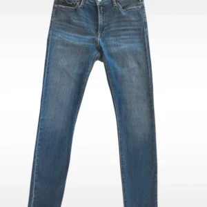 Reaplay jeans  - Snygga Reaplay jeans sitter väldigt bra slim fit passar till allt.Passar dig som är typ 170 ish de bara höra av er vid frågor 