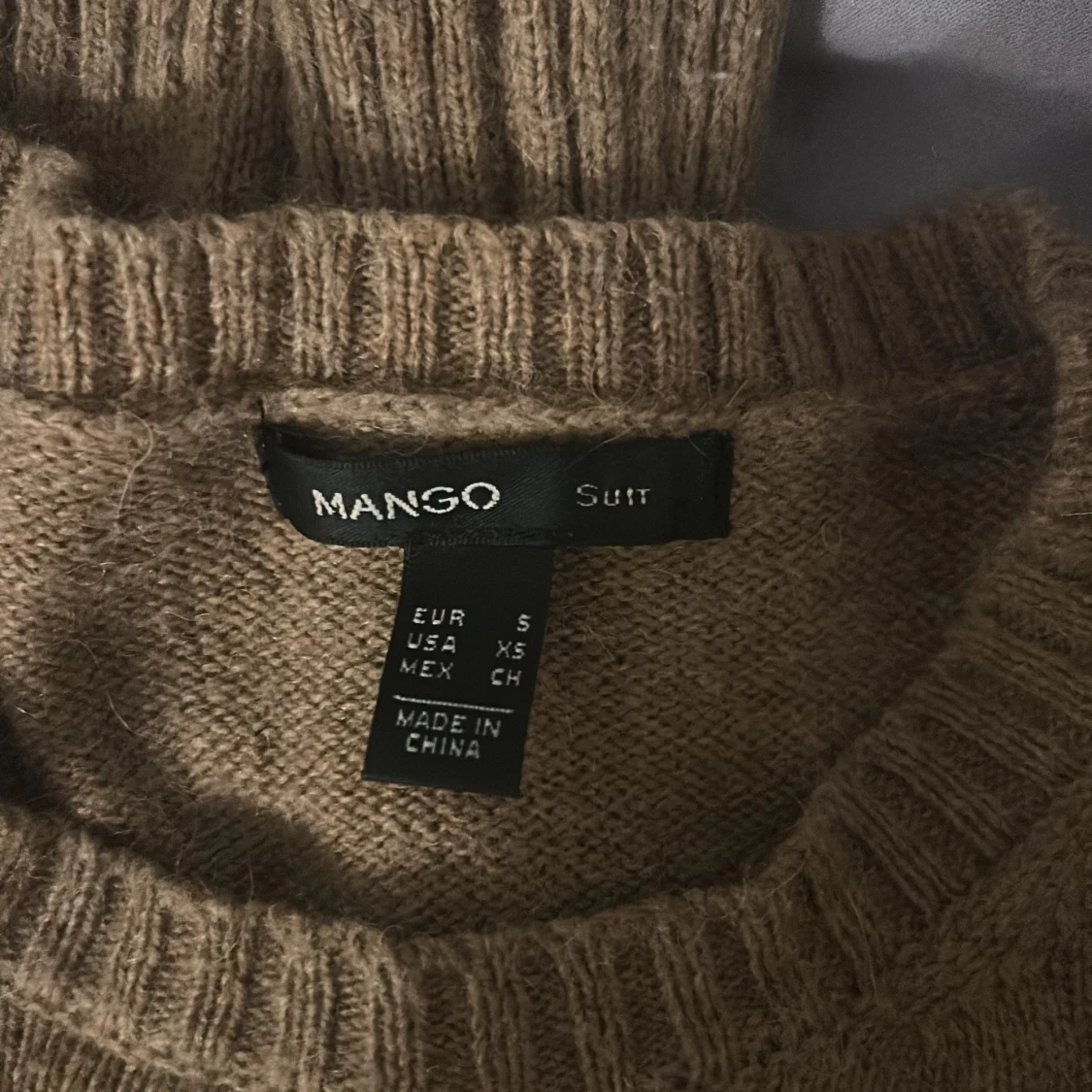 Beige/brun stickad tröja från Mango - 1
