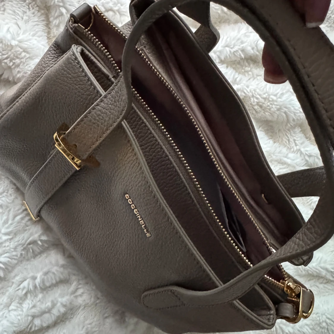 Beige handväska från Coccinelle i skinn - 1