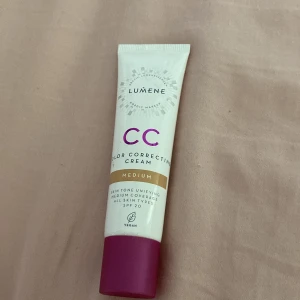 Cc cream - Helt ny cc cream som bara har testats men tyckte det var fel färg🤍