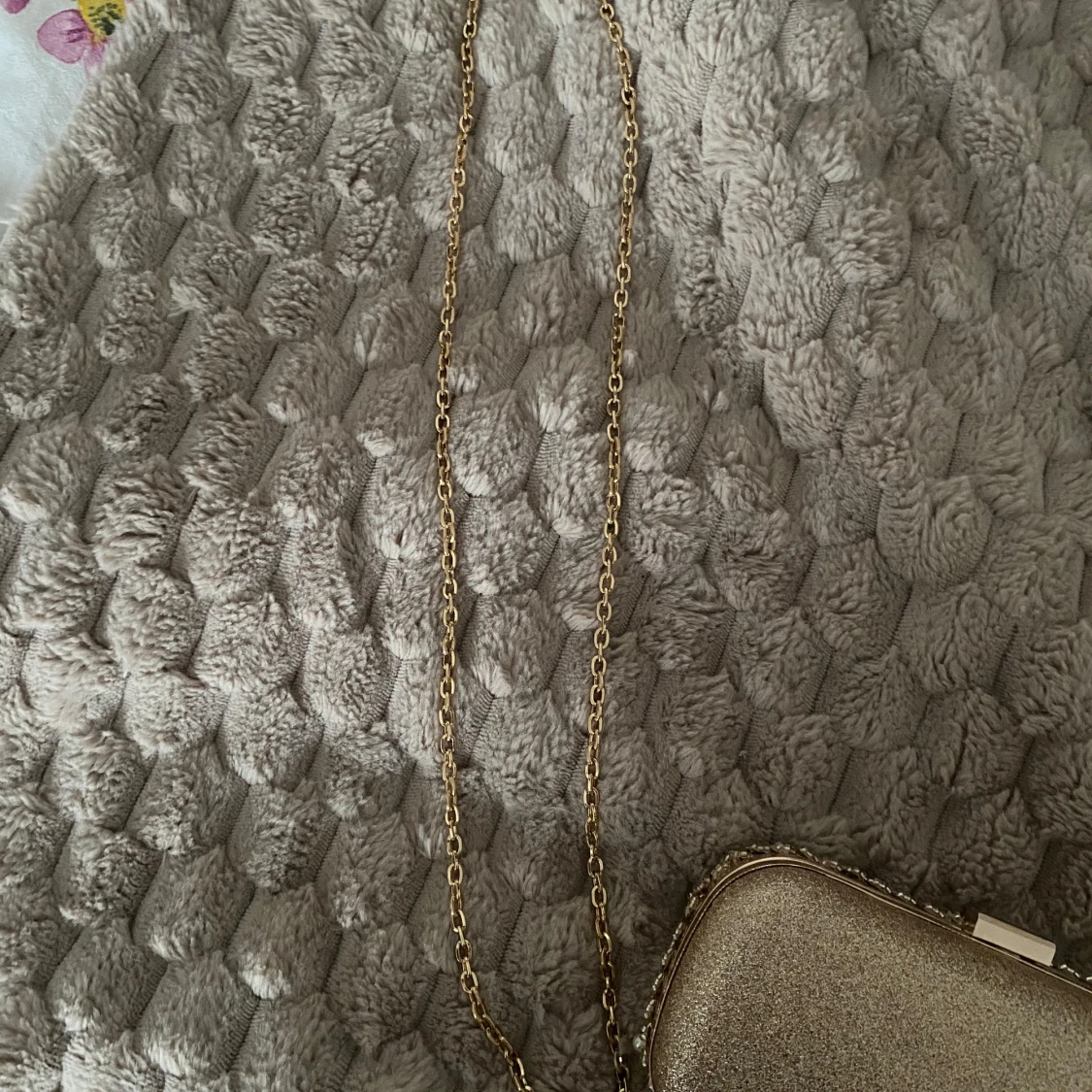 Glittrig kuvertväska - 4