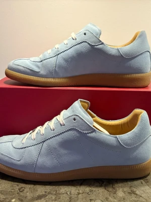 Scarosso skor - Säljer dessa scarosso skor| Otroligt bra skick och en färg som är väldigt sällsynt| Nypris: 3000kr|Skriv vid fler frågor och funderingar!