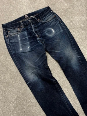 Indigofera Selvage Jeans  - Indigofera Selvage Jeans | Skick 9/10 mycket bra | Nypris ca 3000kr | Mitt pris 1199kr | Midja: 45cm | Ytterbenslängd: 101cm | Benöppning: 18cm | Lår: 32cm | Kom gärna pm vid frågor eller funderingar | Postas eller möts upp i Gävle!