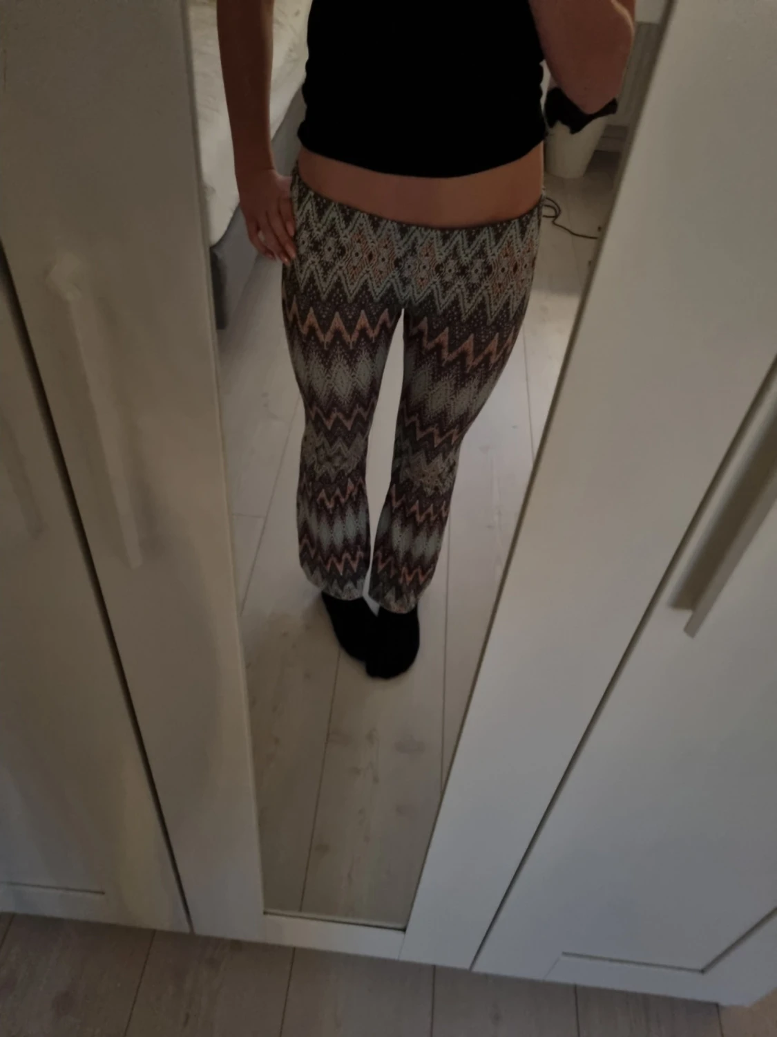 Mönstrade bootcut byxor i stretch