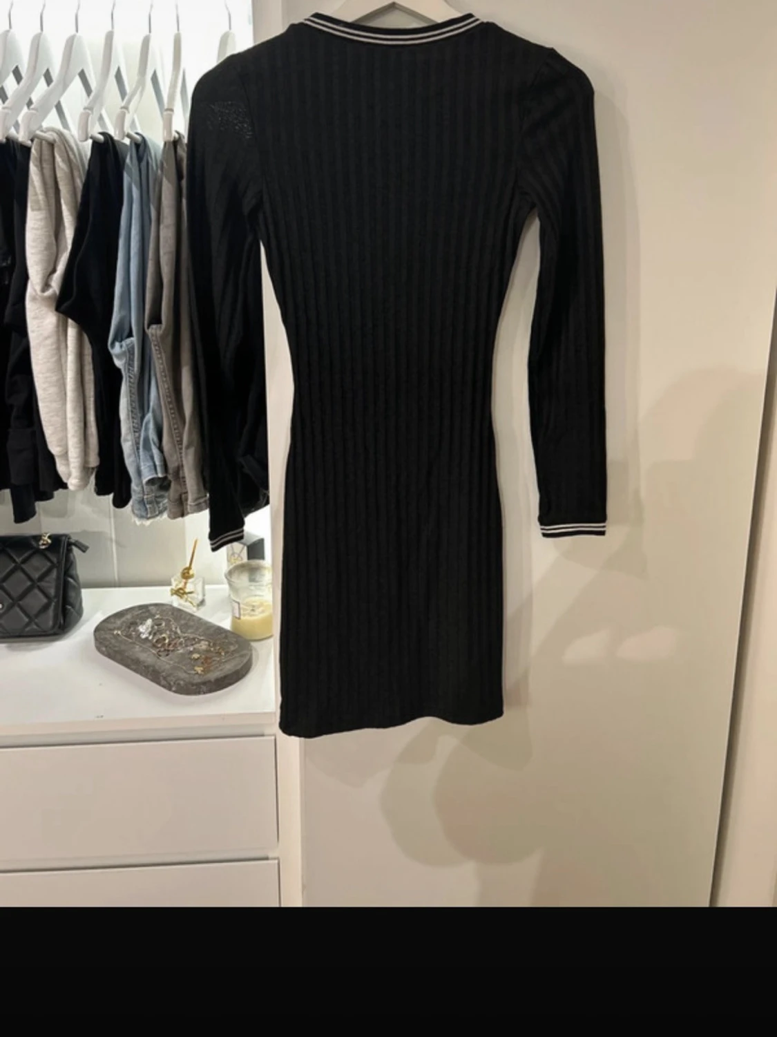 Svart ribbad klänning H&M Divided - 1