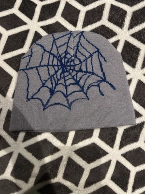 Spider mössa  - Ny mösss 