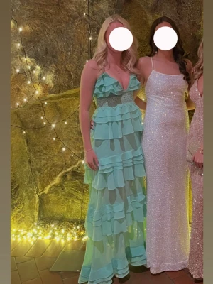 Balklänning true decadence  - Sjukt fin klänning endast använd en gång!❣️❣️Finns inte längre att köpa