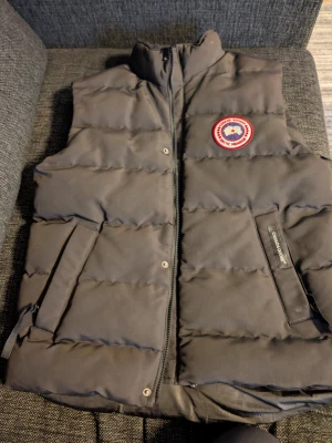 Canada goose väst xs - Använd några gånger. Storlek xs. 