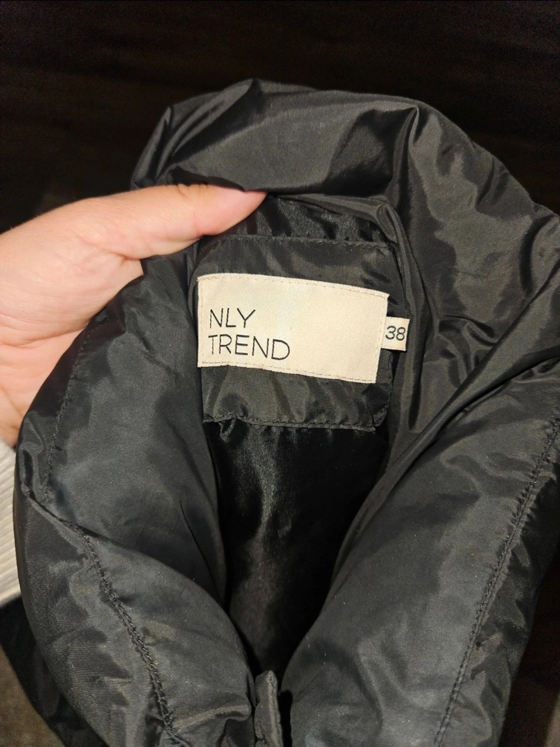 Svart dunväst från NLY Trend - 2