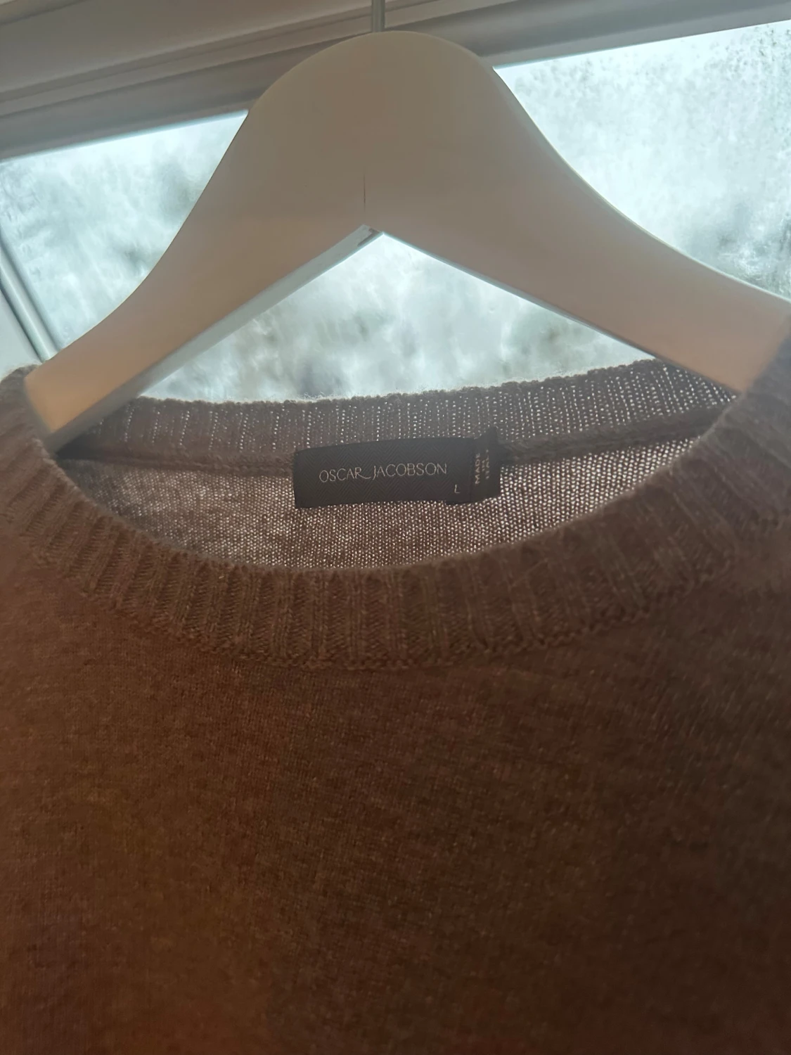 Brun stickad tröja från Oscar Jacobson - 1