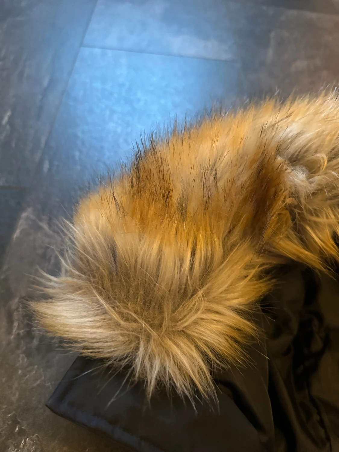 Svart parkajacka med päls från Crocker - 2