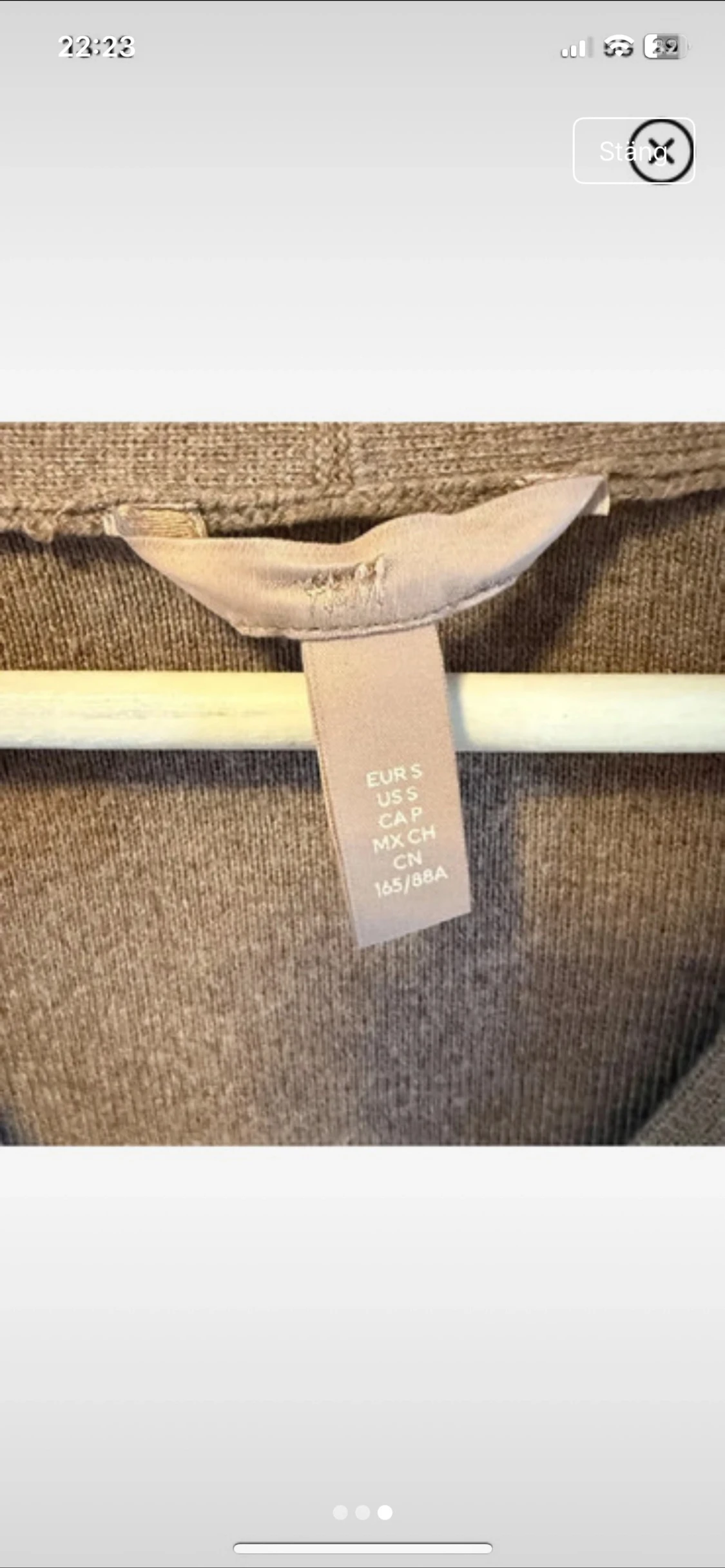 Stickad kofta med knappar - 2