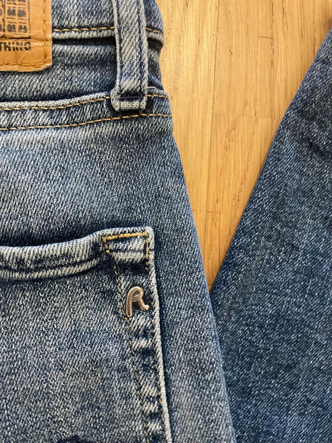 Blå jeans från Replay straight fit - 4