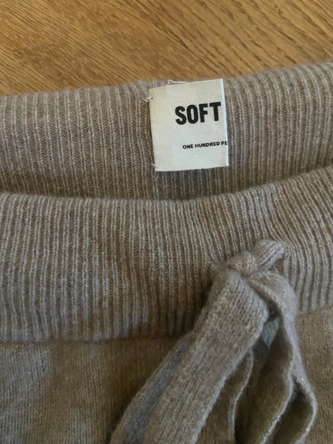 Beige kashmirbyxor från Soft Goat  - 2