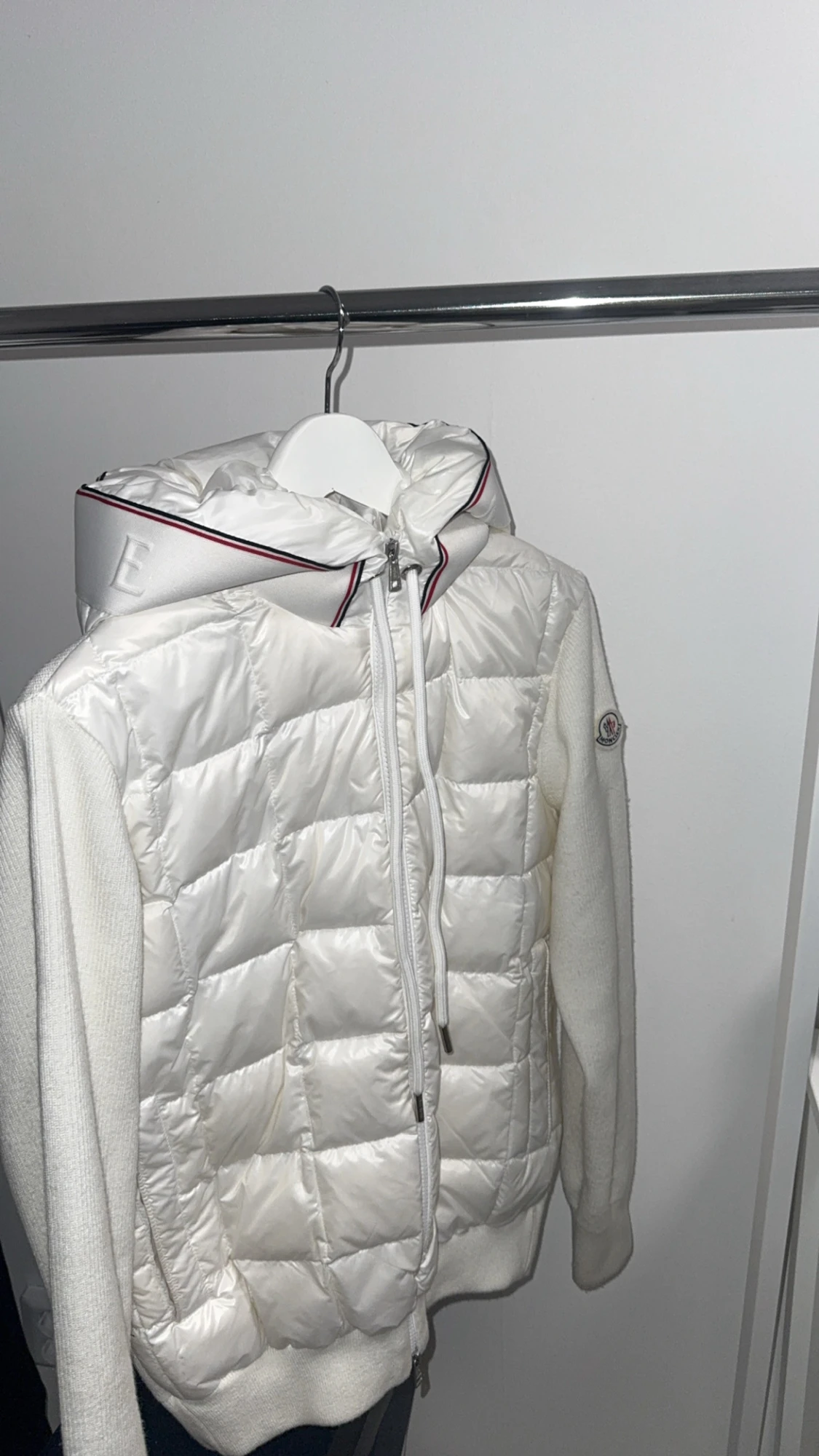 Vit pufferjacka från Moncler