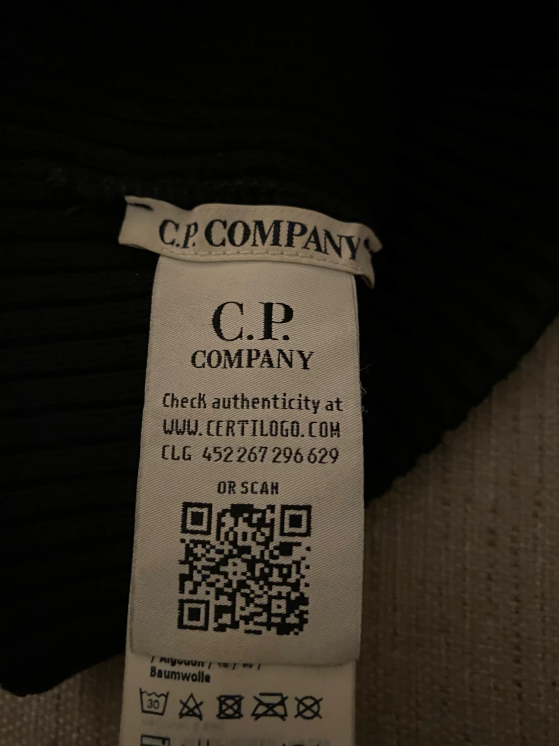 Mössa från C.P. Company - 1