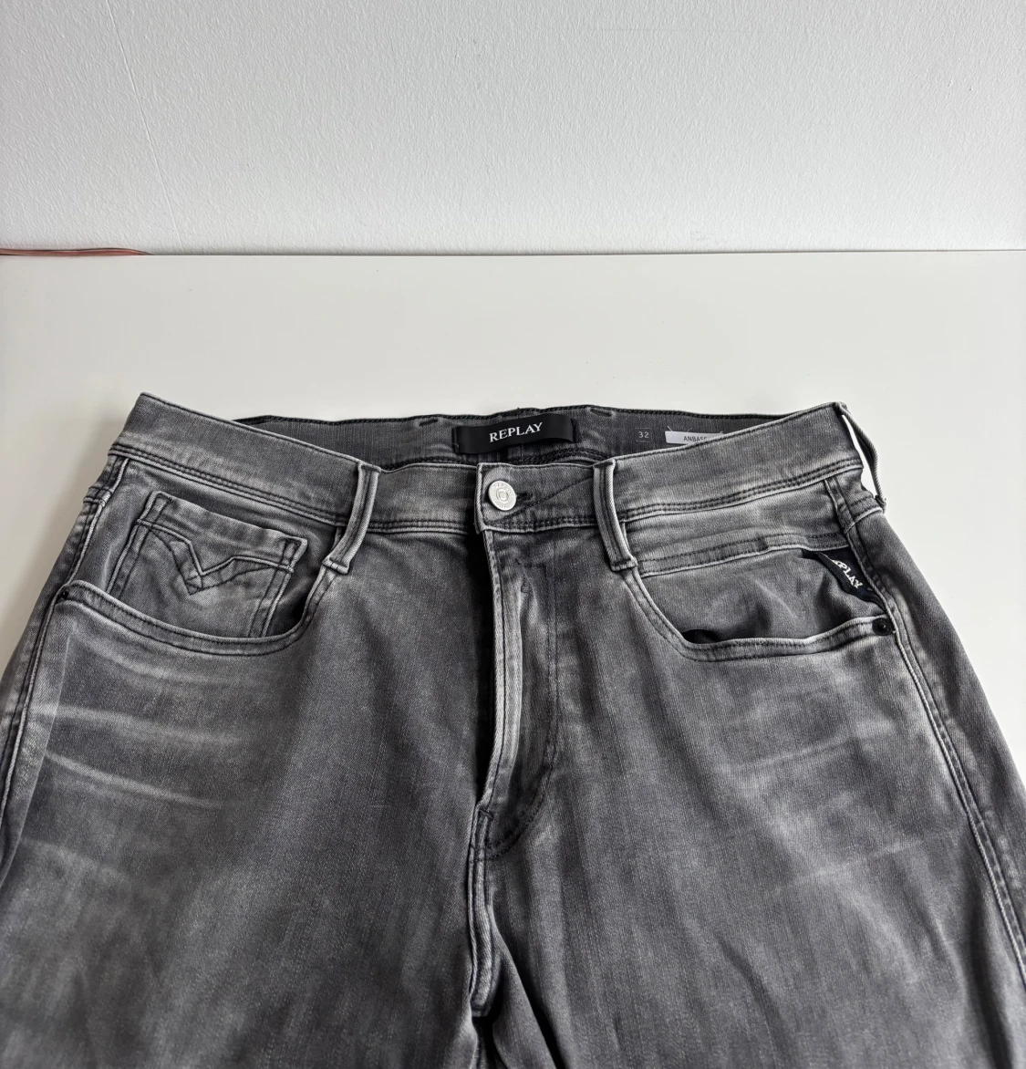 Replay Anbass grå jeans, storlek 32 - 1