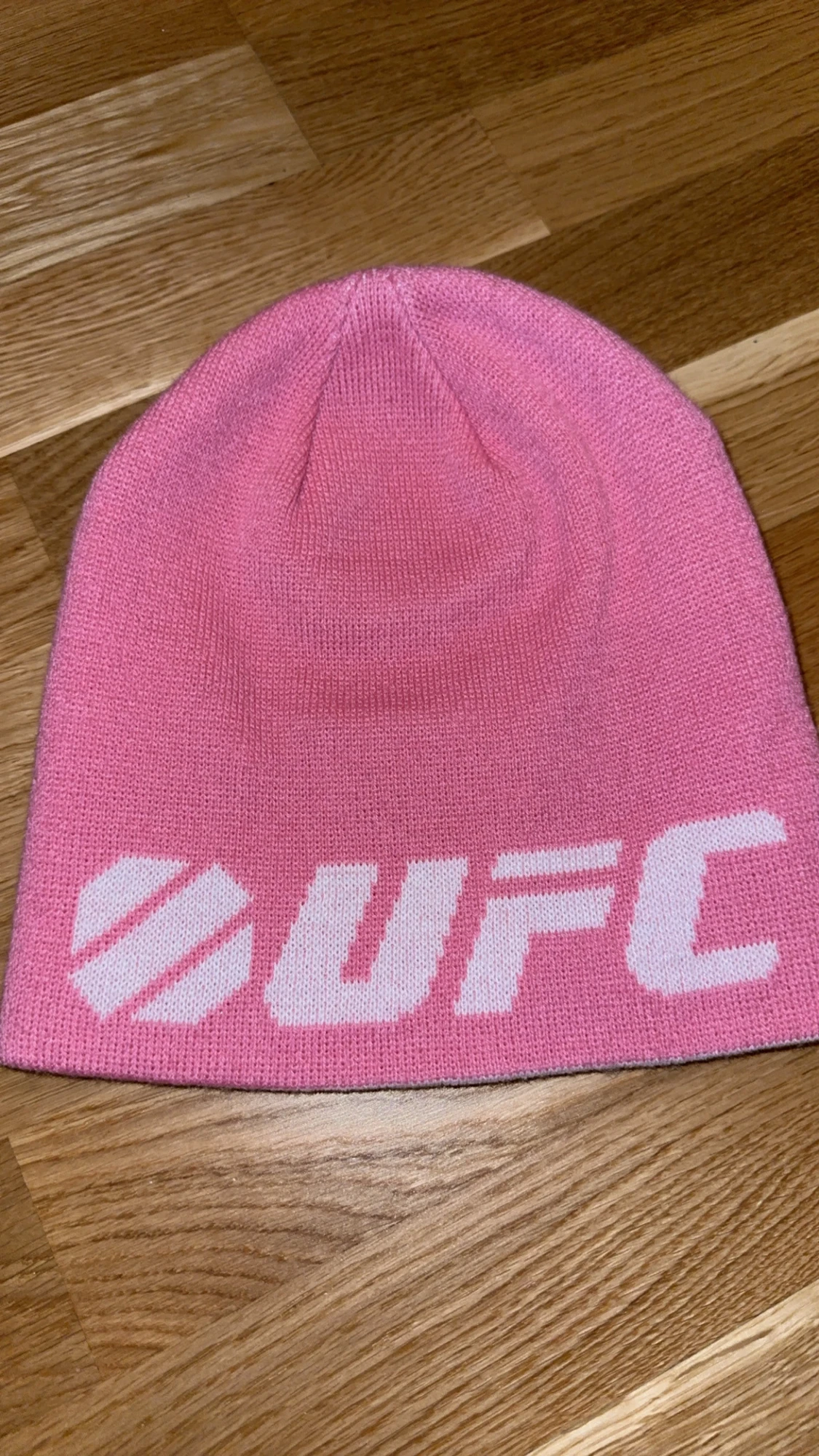 Äkta UFC merch pink beanie / rosa mössa - 2