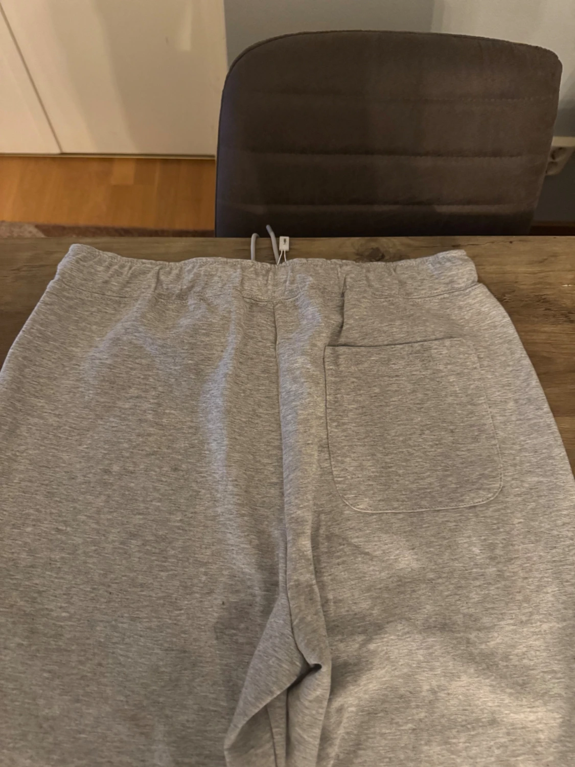 Grå mjukisbyxor från Lacoste L - 3