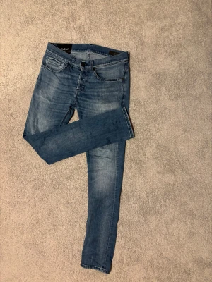 Dondup jeans - Bra skick, ställ gärna era frågor samt prisförslag! Priset är inte hugget i sten