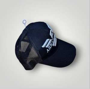 Armani jeans keps  - Helt ny. Fin replika med grym kvalitet. Pris: 349kr. Först till kvarn som gäller. Skickas direkt inom 24h