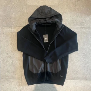 Cardigan jacka - Snygg jacka från Roy Robsson bra skick utan defekter nypris ca 2000 riktigt najs nu till höst och vinter