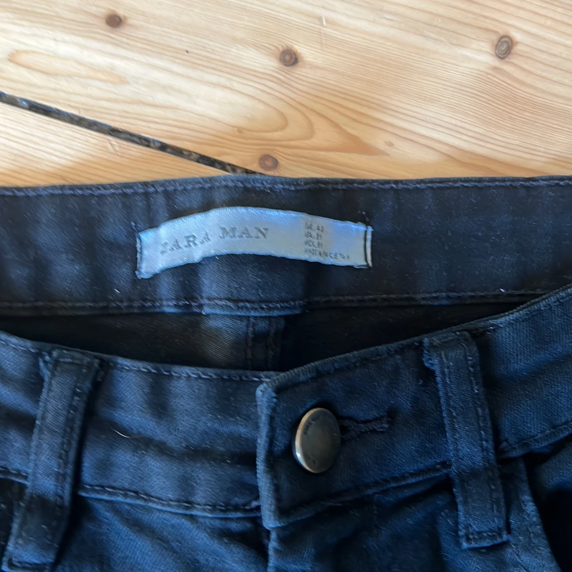 Svarta ripped jeans från Zara Man - 1