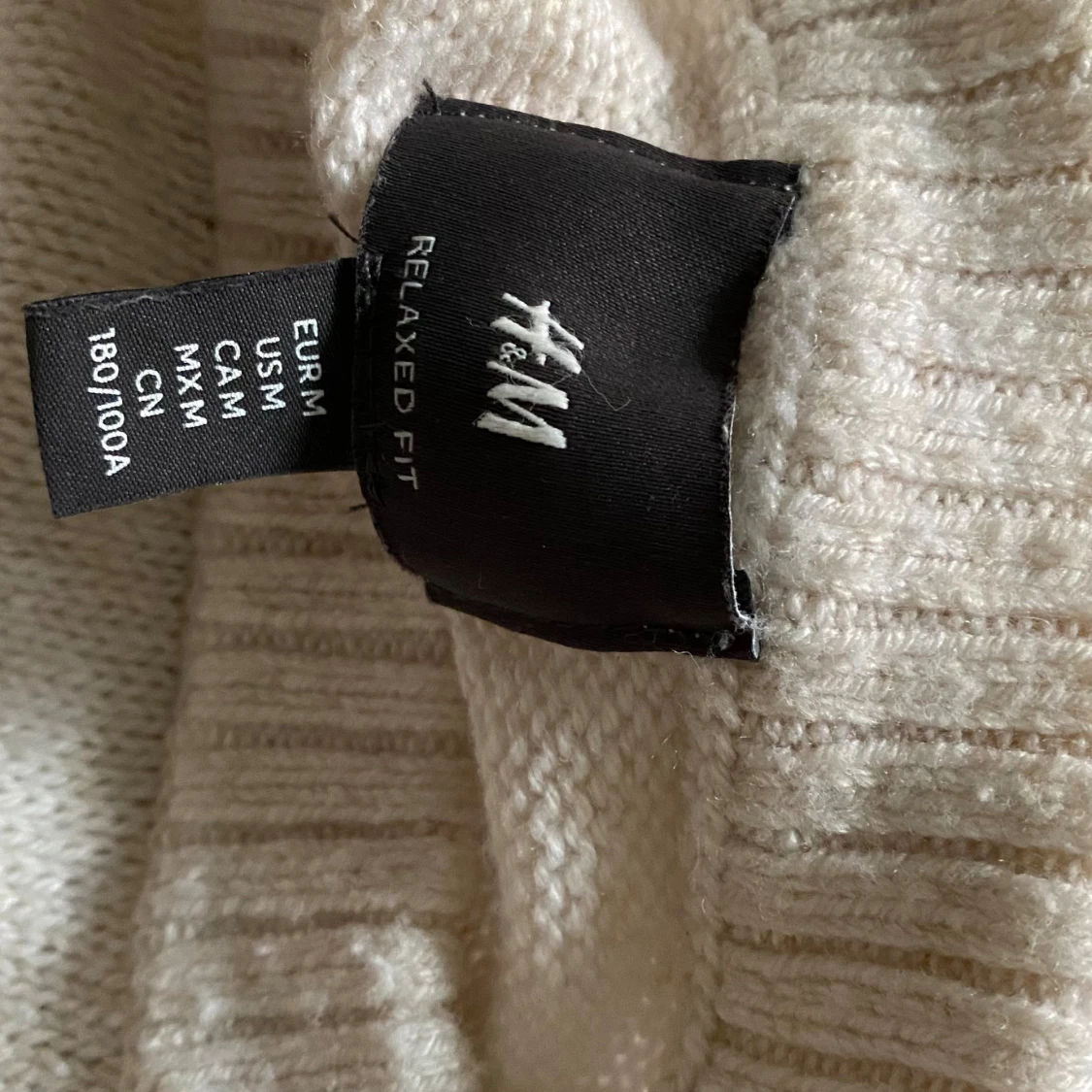 Beige stickad tröja från H&M - 2
