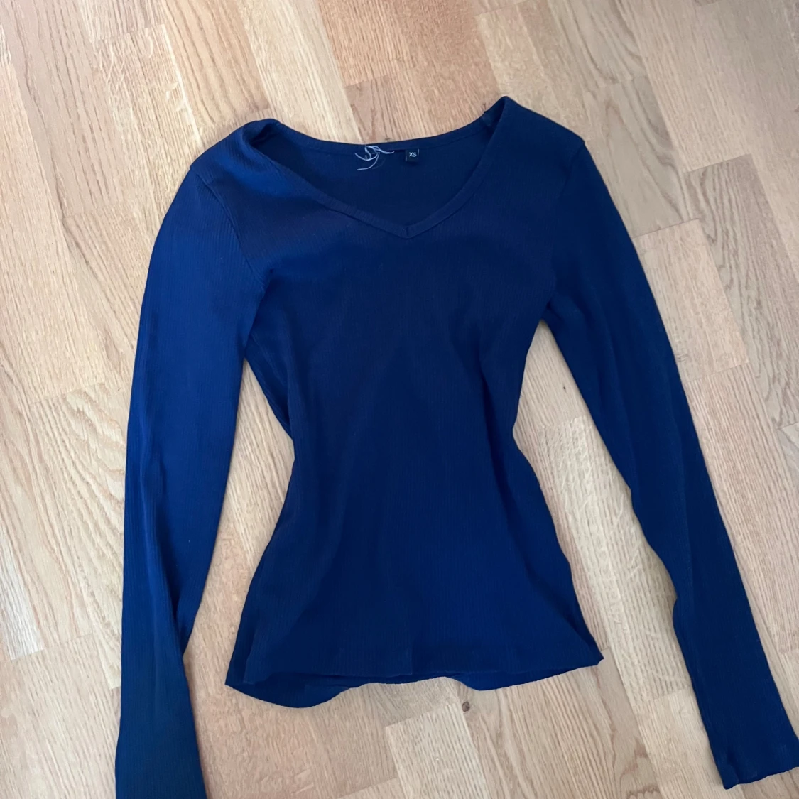 Marinblå ribbad långärmad topp XS - 1