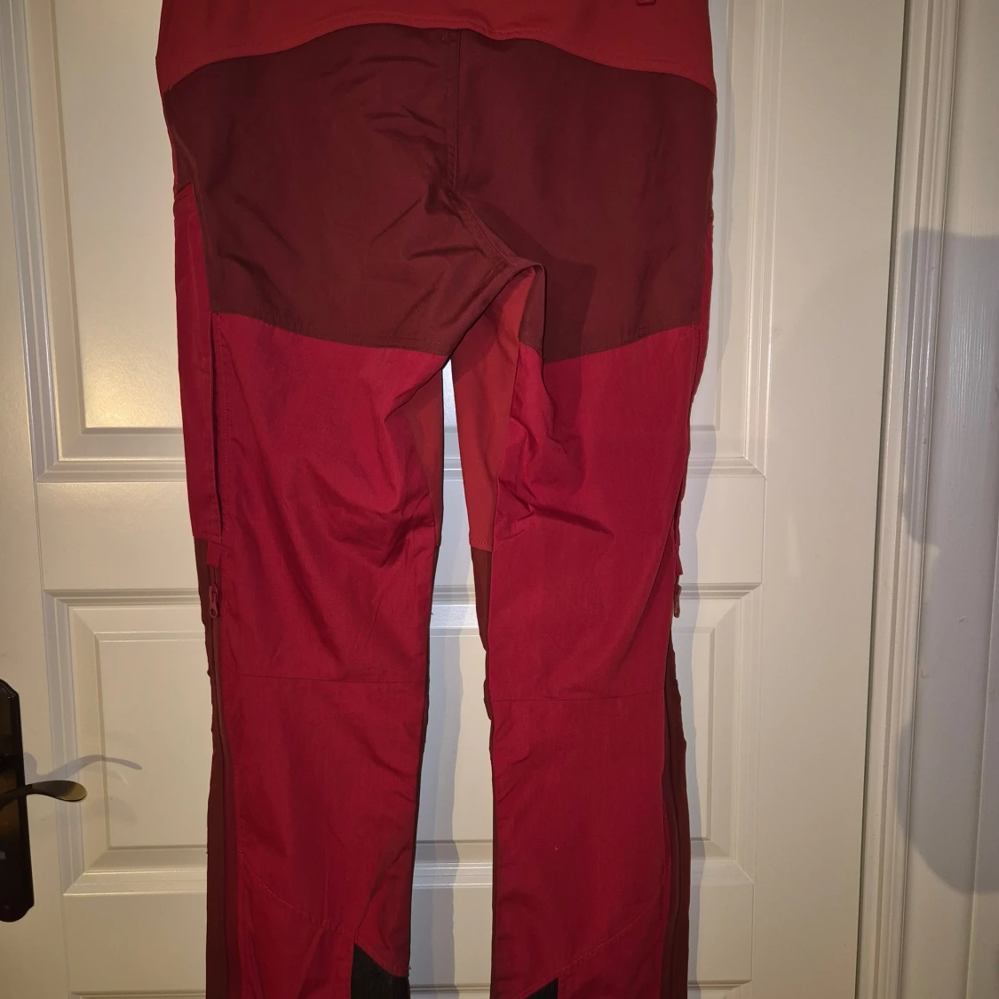 Röda vandringsbyxor från Lundhags - 1