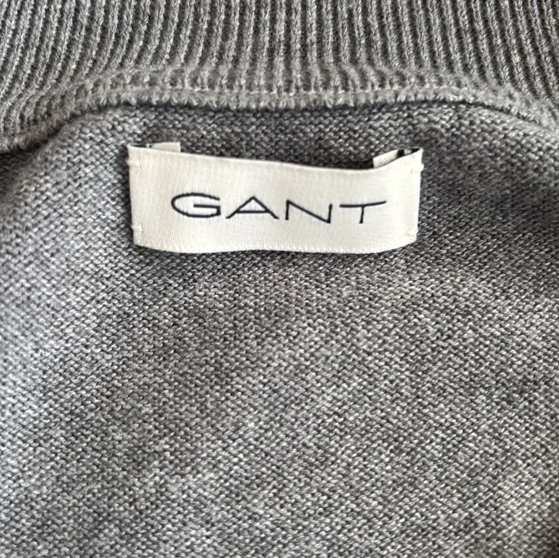 Grå half zip tröja  - 2