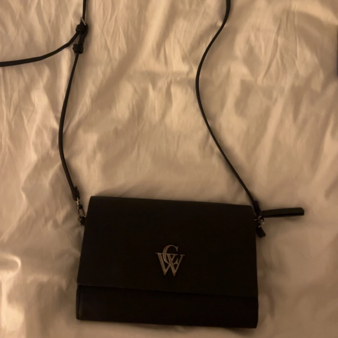 Svart axelväska från CW