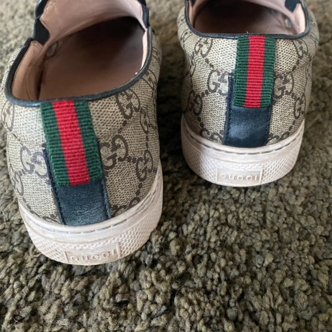 Gucci slip-on sneakers med tigertryck - 2