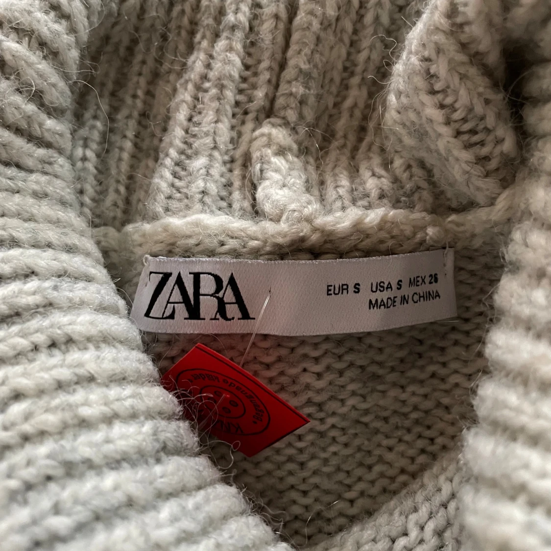 Grå polotröja från Zara, stickad - 1